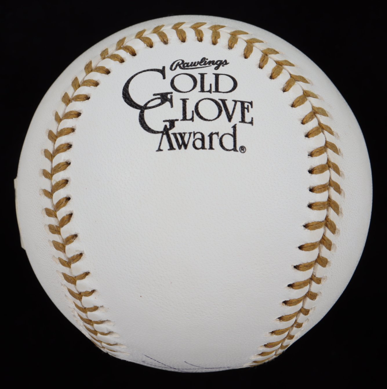 Hank Aaron Signed Gold Glove Award Baseball Inscribed "58 - 60" (PSA Hologram) at PristineAuction.com Hank Aaron Signed Gold Glove Award Baseball Inscribed "58 - 60" (PSA Hologram) at PristineAuction.com