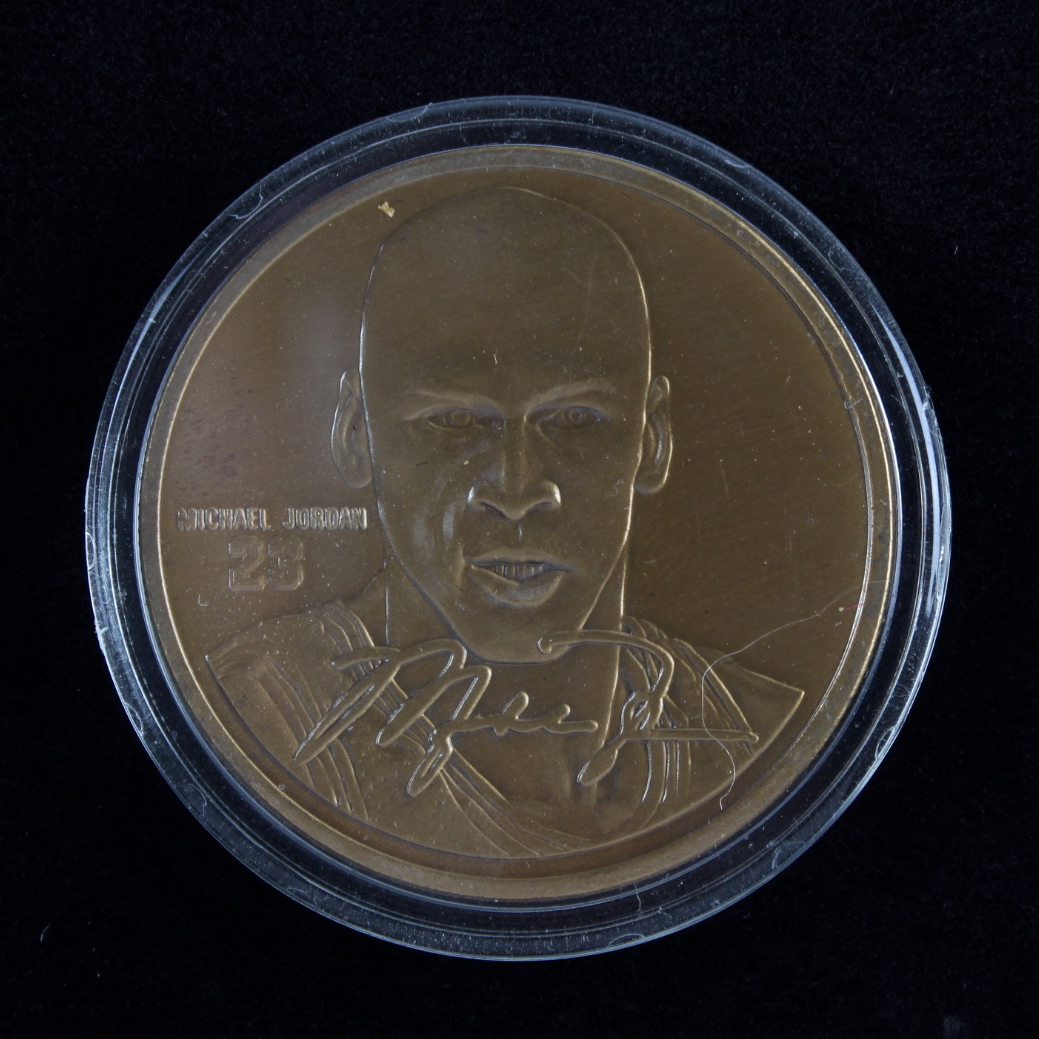 1995 LE Michael Jordan Commemorative Upper Deck Bronze Mint-Coin from The Highland Mint at PristineAuction.com 1995 LE Michael Jordan Commemorative Upper Deck Bronze Mint-Coin from The Highland Mint at PristineAuction.com