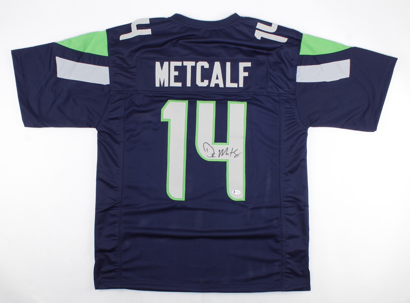 DK Metcalf Signed Jersey (Beckett COA) at PristineAuction.com DK Metcalf Signed Jersey (Beckett COA) at PristineAuction.com