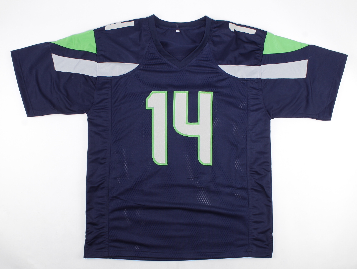 DK Metcalf Signed Jersey (Beckett COA) at PristineAuction.com DK Metcalf Signed Jersey (Beckett COA) at PristineAuction.com