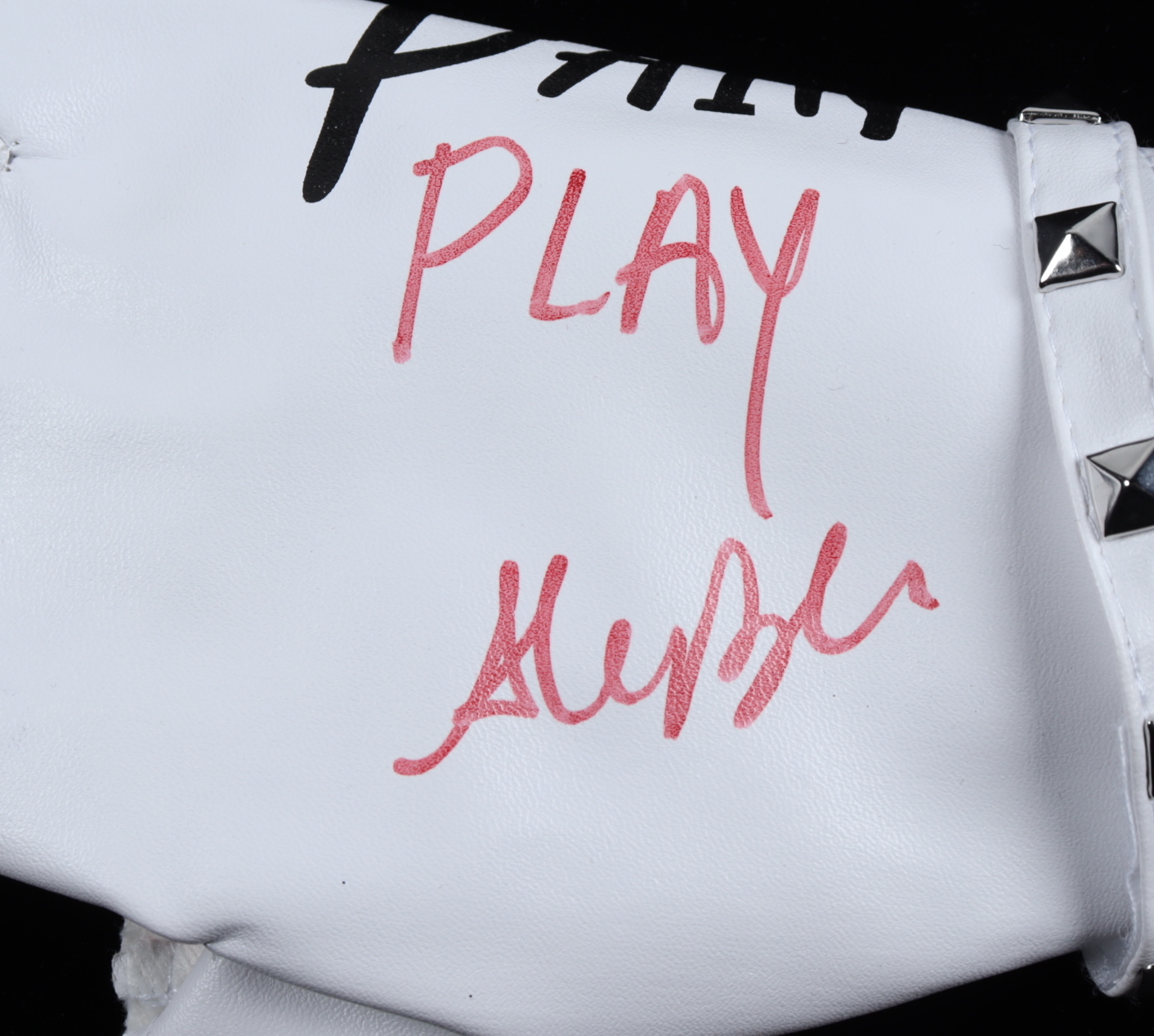 Alexa Bliss Signed Pain Logo Wrestling Glove Inscribed "Play" (Beckett) at PristineAuction.com Alexa Bliss Signed Pain Logo Wrestling Glove Inscribed "Play" (Beckett) at PristineAuction.com