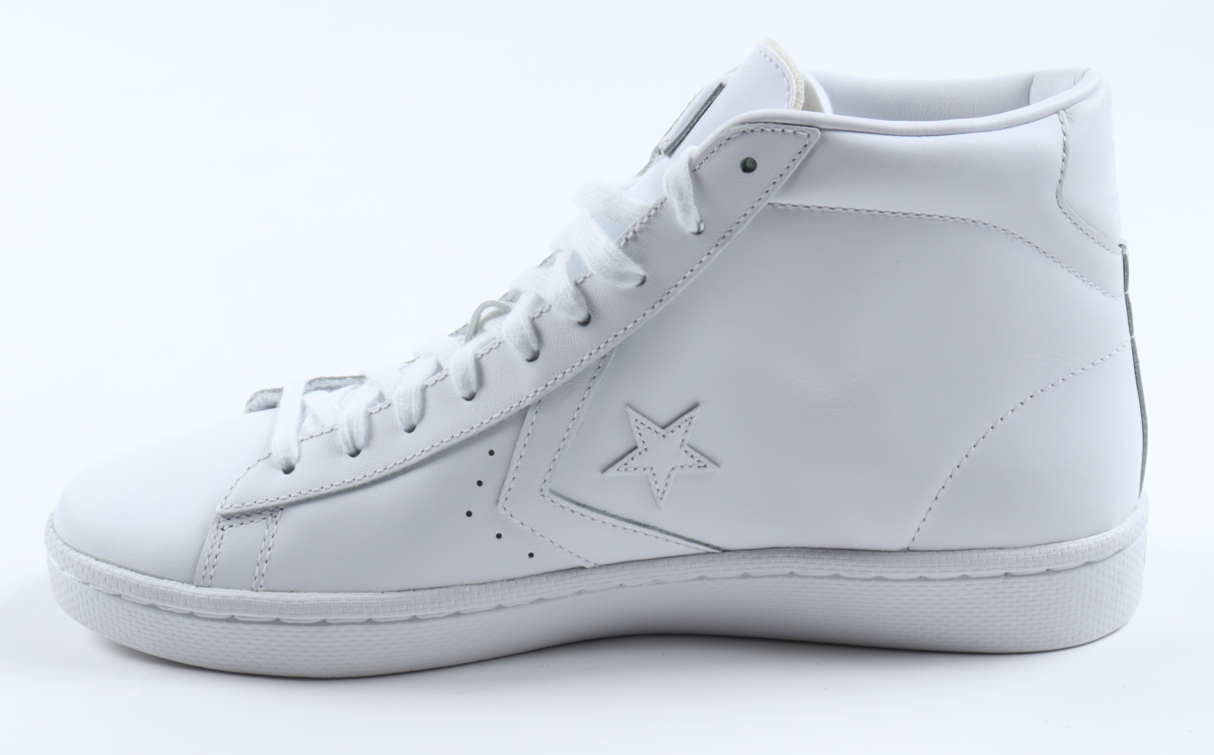 Larry Bird Signed Converse All-Star Leather Basketball Shoe (PSA COA) at PristineAuction.com Larry Bird Signed Converse All-Star Leather Basketball Shoe (PSA COA) at PristineAuction.com