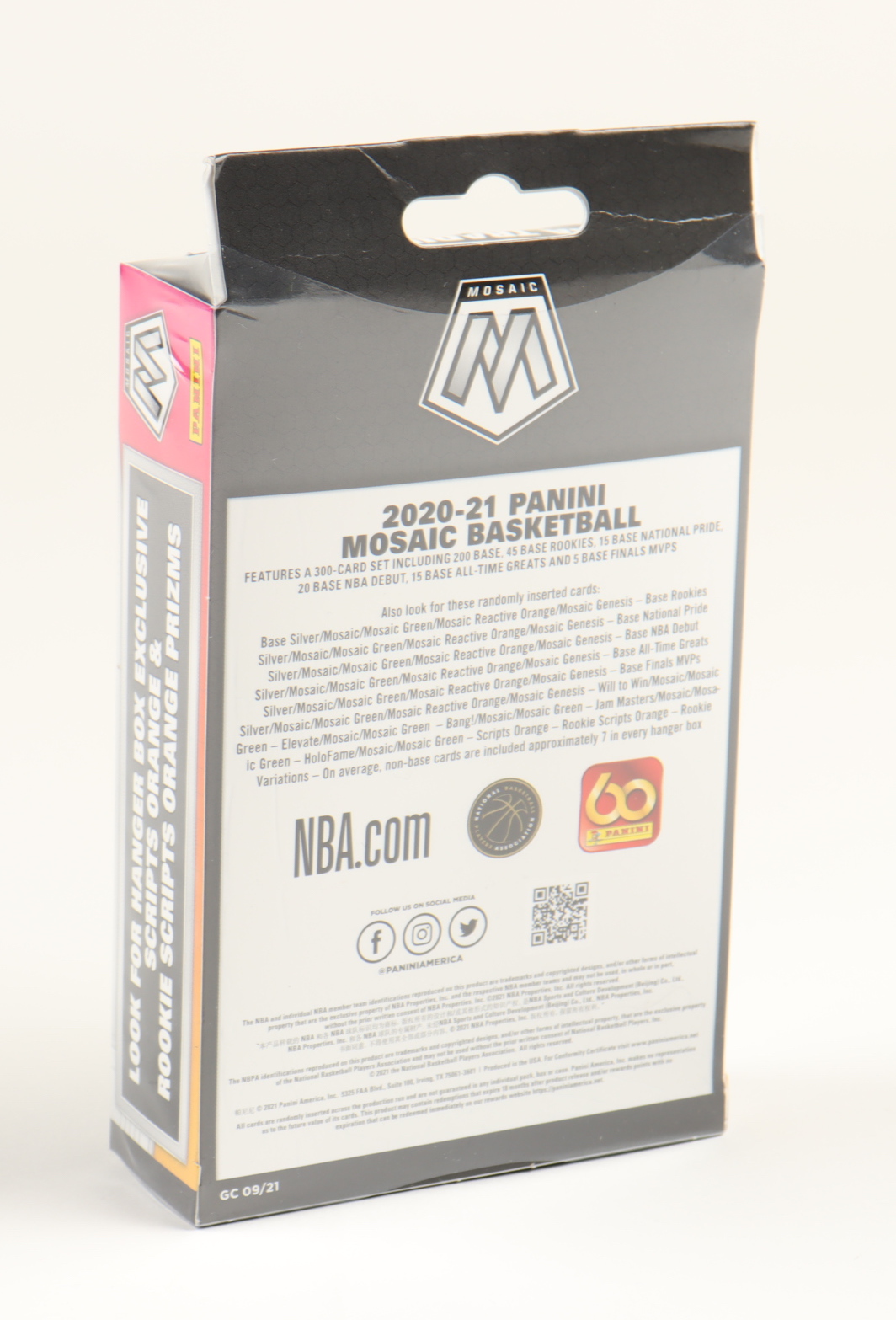 2020-21 Panini Mosaic Basketball Hanger Box with (20) Cards at PristineAuction.com 2020-21 Panini Mosaic Basketball Hanger Box with (20) Cards at PristineAuction.com