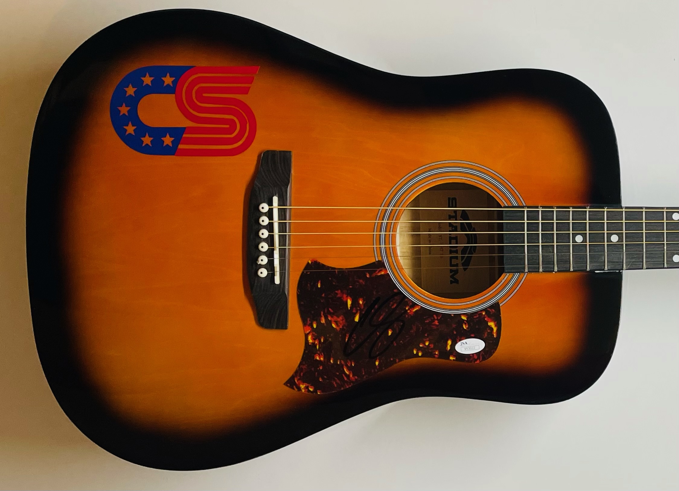 Chris Stapleton Signed Full-Size Acoustic Guitar (JSA) at PristineAuction.com Chris Stapleton Signed Full-Size Acoustic Guitar (JSA) at PristineAuction.com