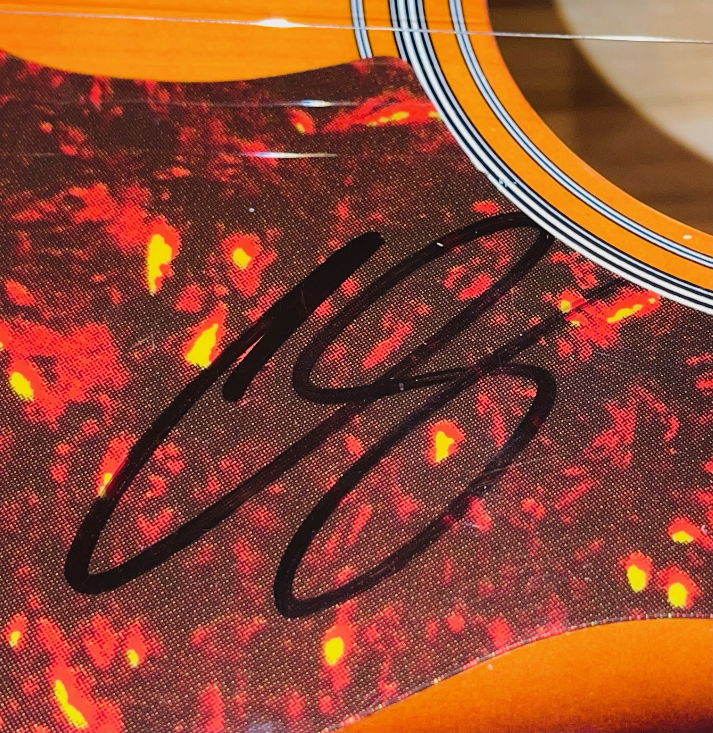 Chris Stapleton Signed Full-Size Acoustic Guitar (JSA) at PristineAuction.com Chris Stapleton Signed Full-Size Acoustic Guitar (JSA) at PristineAuction.com