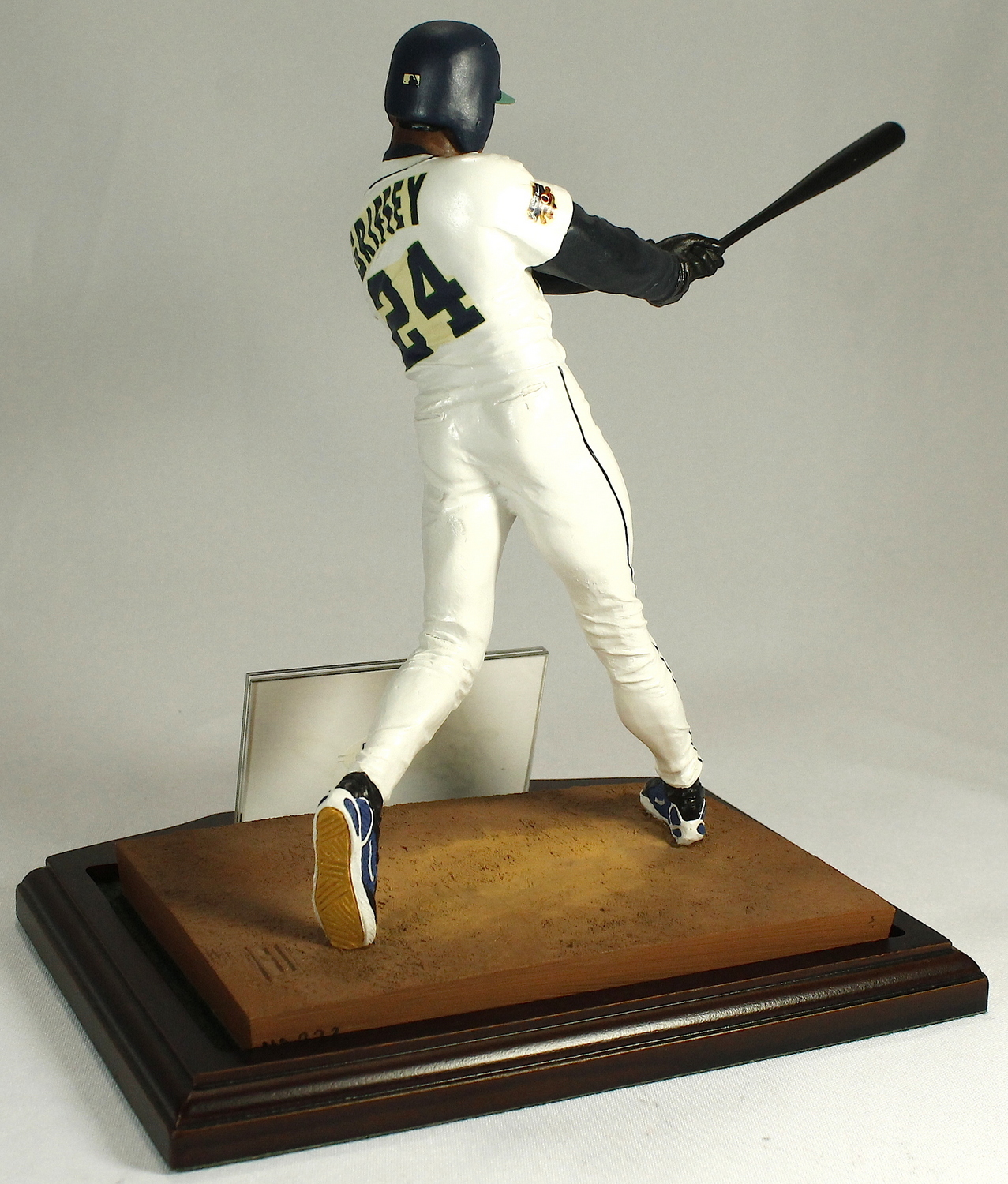 Ken Griffey Jr Signed Mariners The Art of Sport Figurine (PSA COA) at PristineAuction.com Ken Griffey Jr Signed Mariners The Art of Sport Figurine (PSA COA) at PristineAuction.com