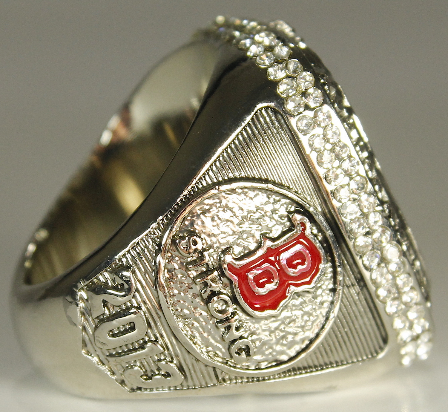 David Ortiz Red Sox High Quality Replica 2013 World Series Ring at PristineAuction.com David Ortiz Red Sox High Quality Replica 2013 World Series Ring at PristineAuction.com