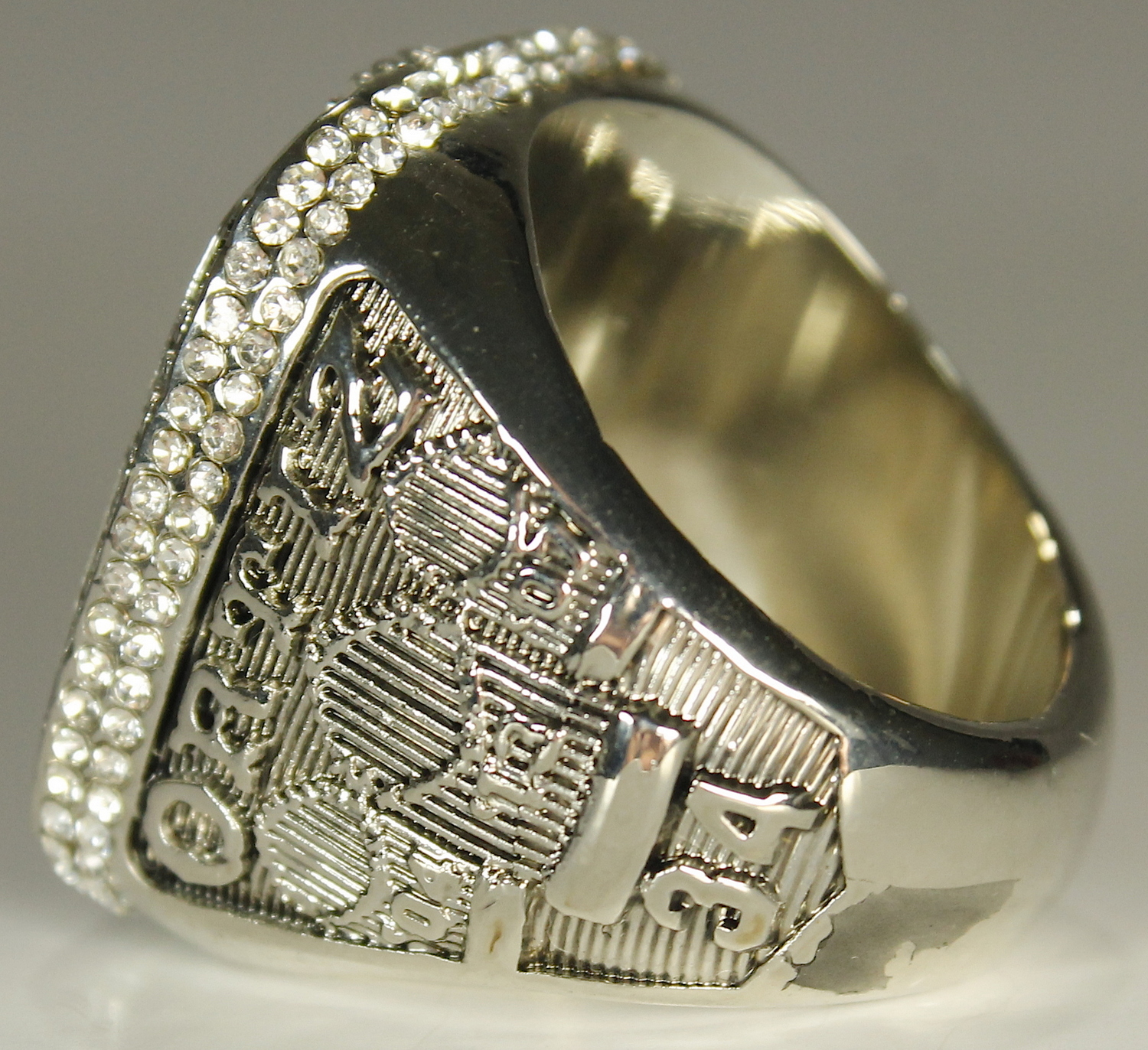 David Ortiz Red Sox High Quality Replica 2013 World Series Ring at PristineAuction.com David Ortiz Red Sox High Quality Replica 2013 World Series Ring at PristineAuction.com