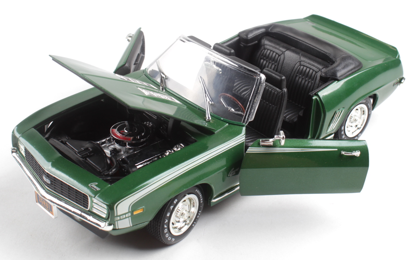 American Muscle 1969 Camaro SS396 1:18 Diecast Car at PristineAuction.com American Muscle 1969 Camaro SS396 1:18 Diecast Car at PristineAuction.com