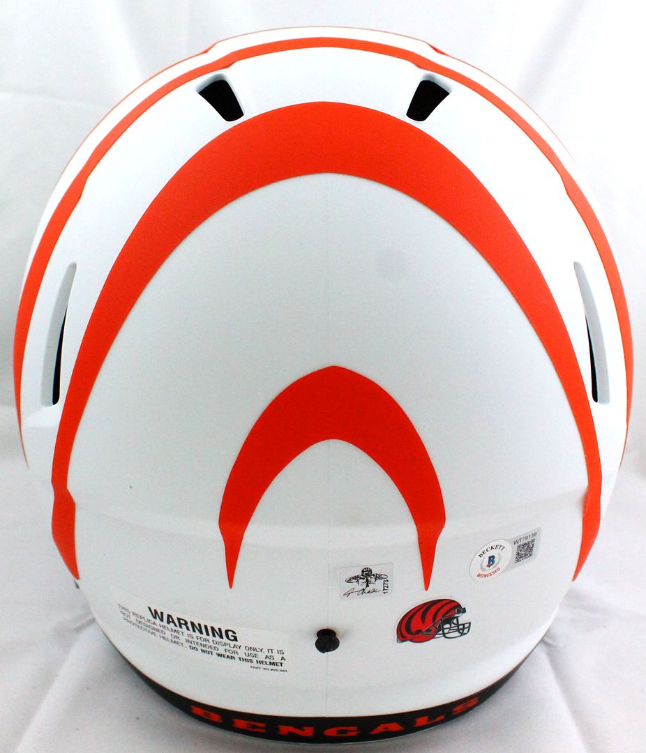 Ja'Marr Chase Signed Bengals Full-Size Lunar Eclipse Alternate Speed Helmet (Beckett & Chase) at PristineAuction.com Ja'Marr Chase Signed Bengals Full-Size Lunar Eclipse Alternate Speed Helmet (Beckett & Chase) at PristineAuction.com