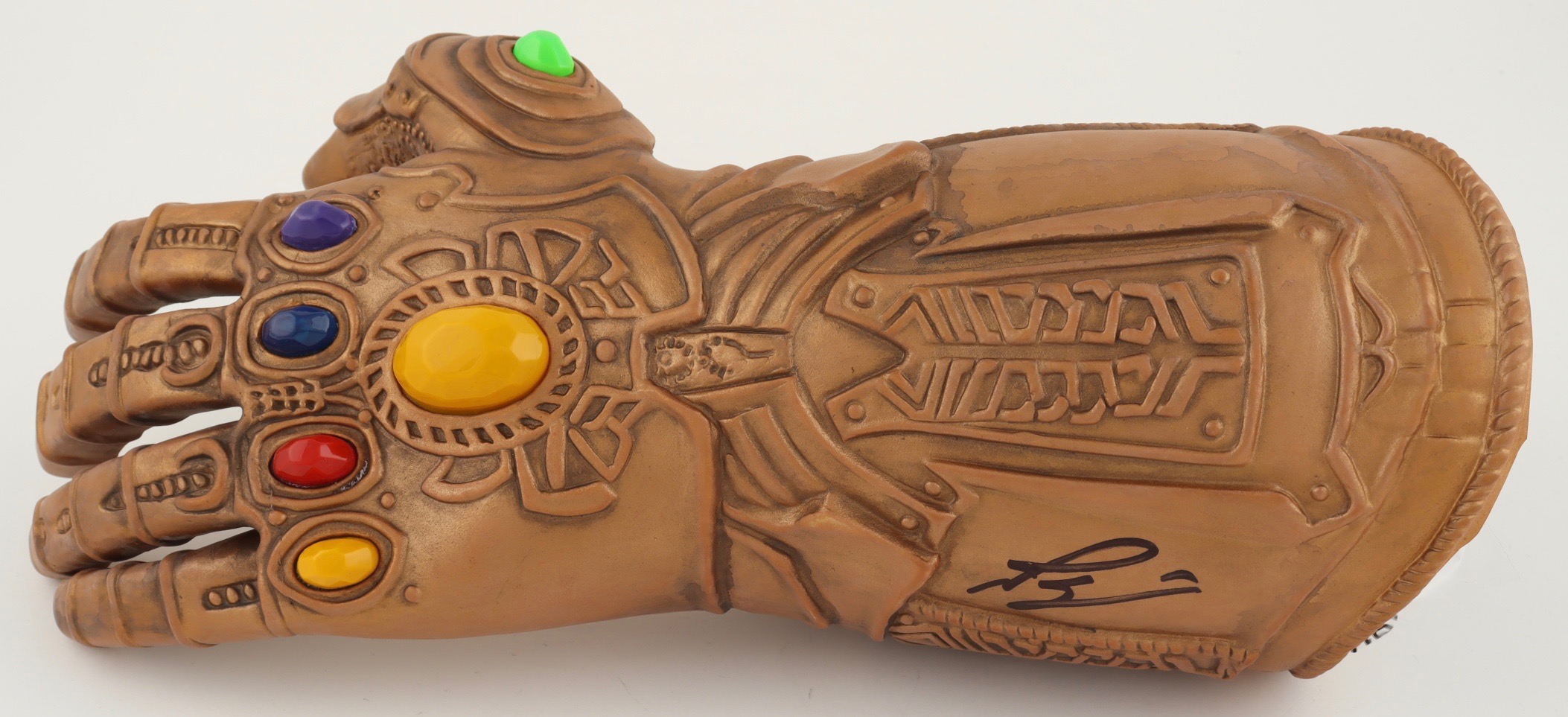 Josh Brolin Signed "Avengers" Infinity Gauntlet (Beckett) at PristineAuction.com Josh Brolin Signed "Avengers" Infinity Gauntlet (Beckett) at PristineAuction.com