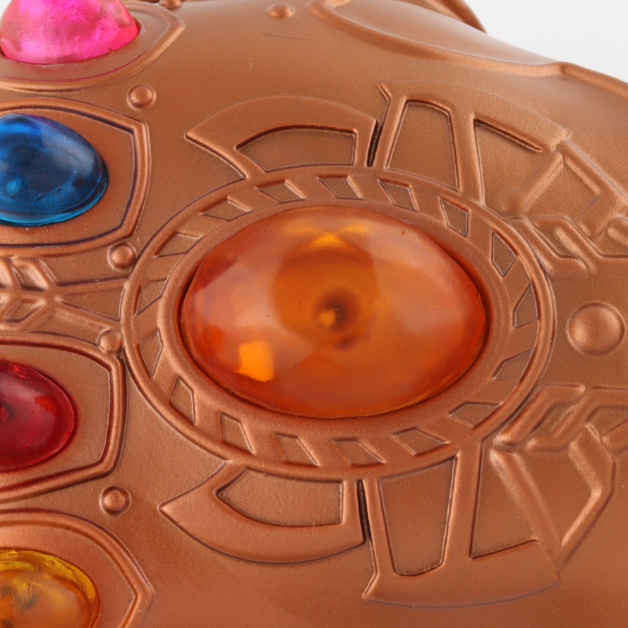 Josh Brolin Signed Full-Size Marvel "Avengers: Infinity War" Infinity Gauntlet (Beckett) at PristineAuction.com Josh Brolin Signed Full-Size Marvel "Avengers: Infinity War" Infinity Gauntlet (Beckett) at PristineAuction.com