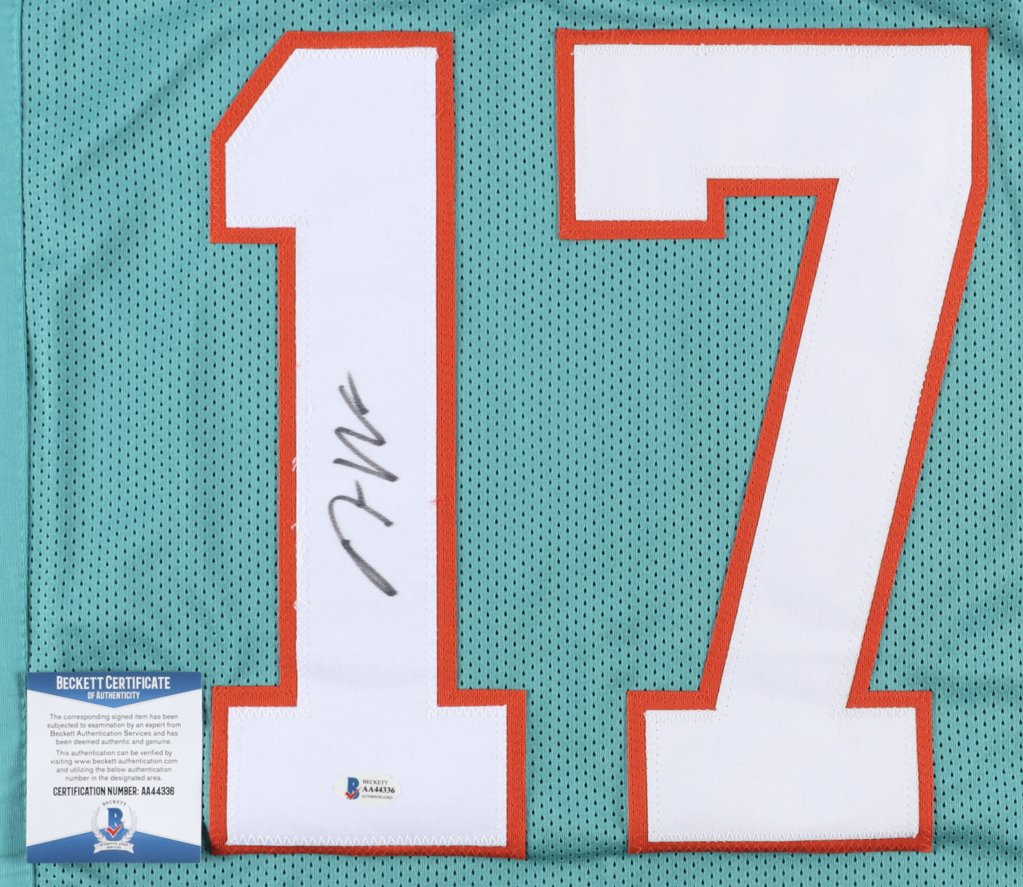 Jaylen Waddle Signed Jersey (Beckett) at PristineAuction.com Jaylen Waddle Signed Jersey (Beckett) at PristineAuction.com