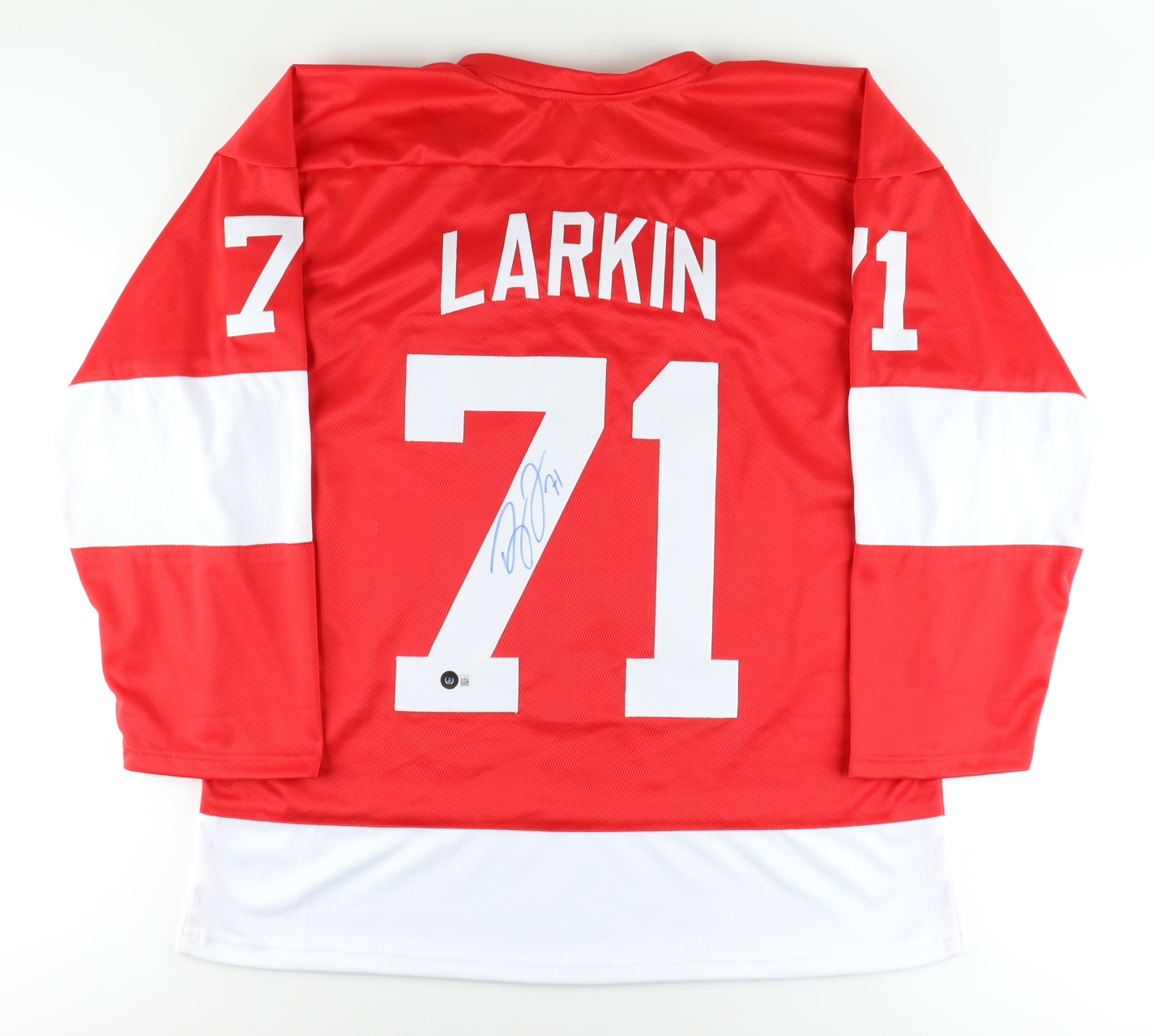 Dylan Larkin Signed Jersey (Beckett) at PristineAuction.com Dylan Larkin Signed Jersey (Beckett) at PristineAuction.com