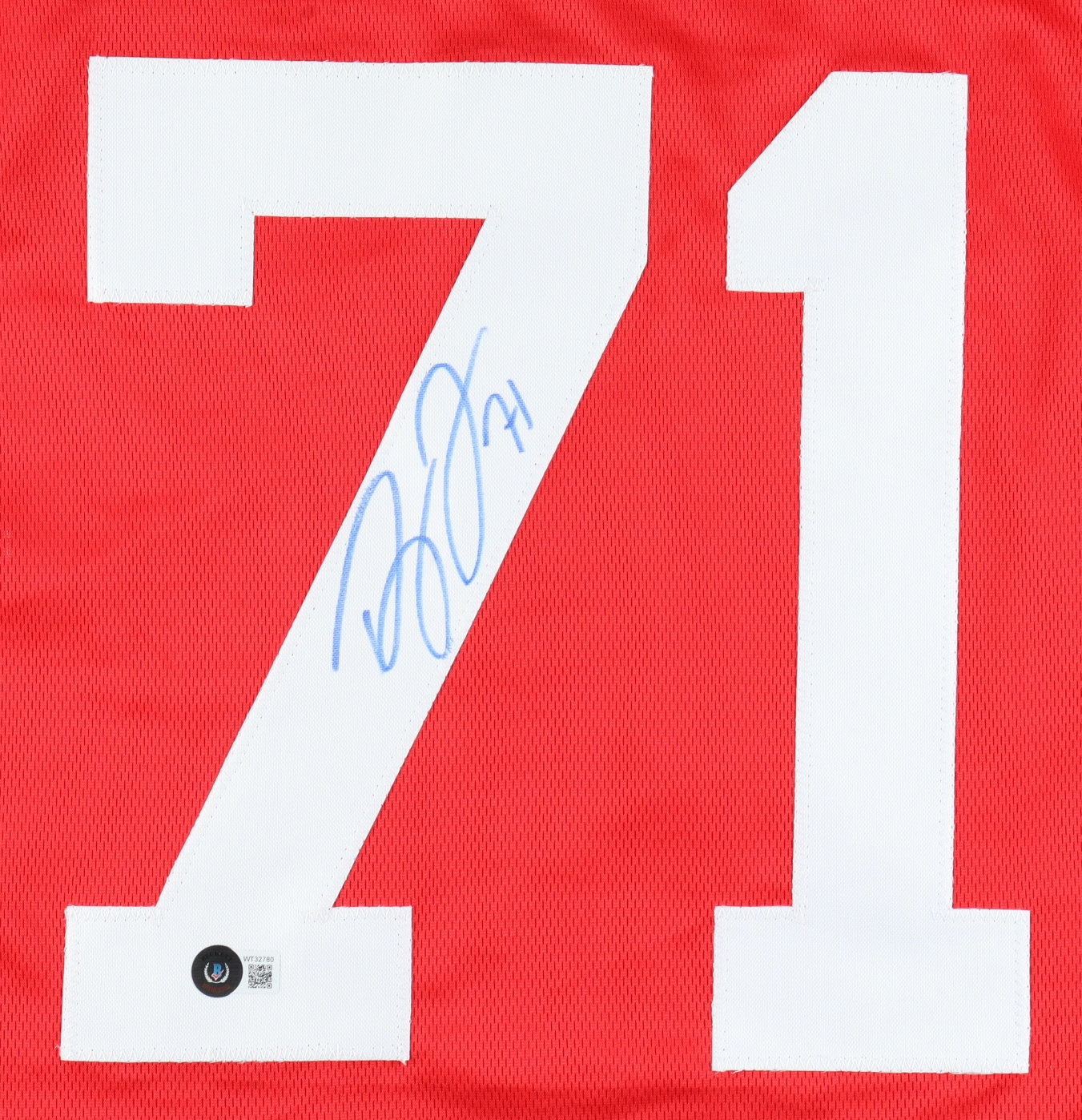 Dylan Larkin Signed Jersey (Beckett) at PristineAuction.com Dylan Larkin Signed Jersey (Beckett) at PristineAuction.com