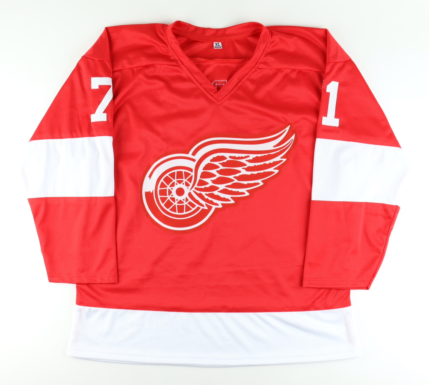 Dylan Larkin Signed Jersey (Beckett) at PristineAuction.com Dylan Larkin Signed Jersey (Beckett) at PristineAuction.com
