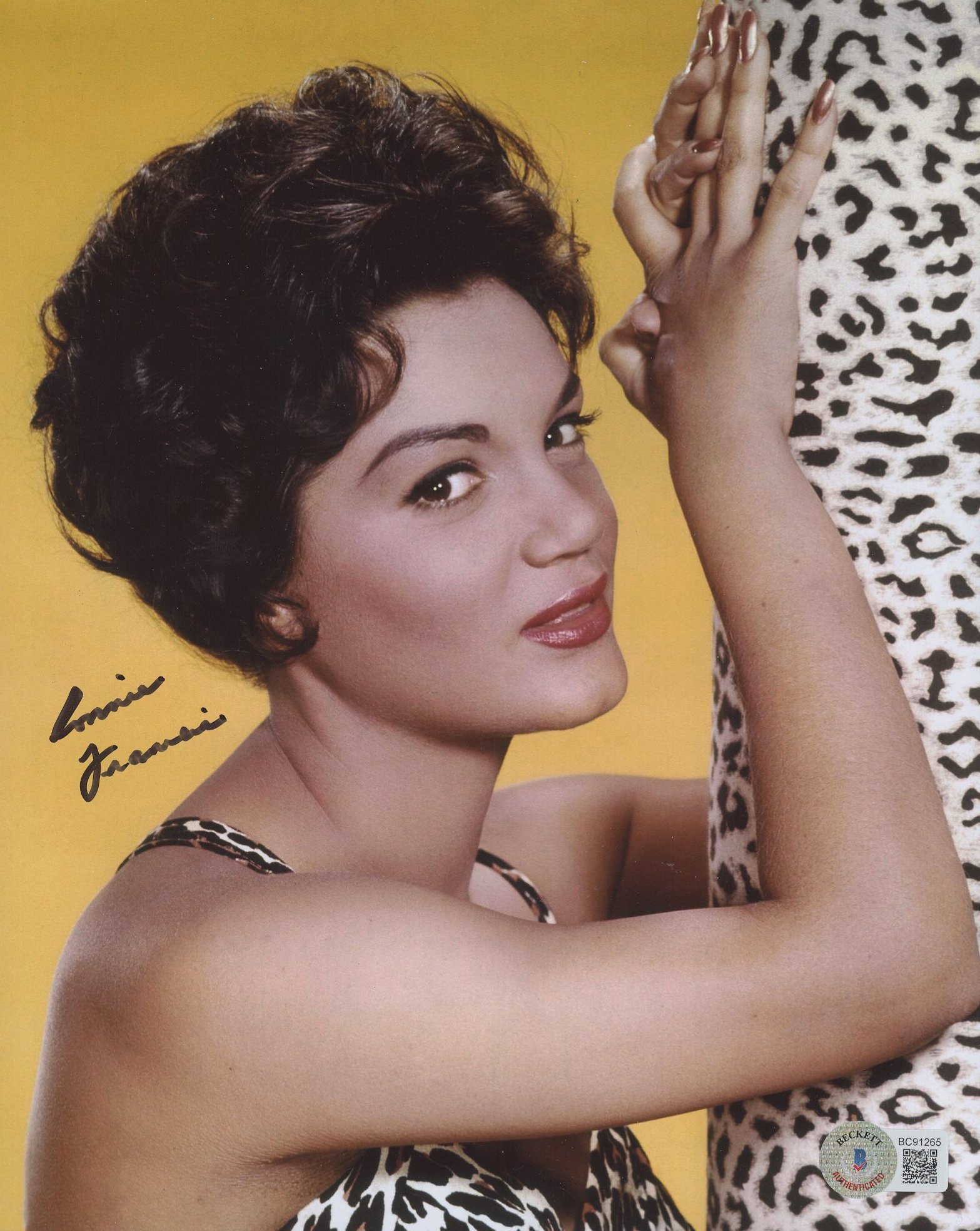 Connie Francis Signed 8x10 Photo (Beckett) at PristineAuction.com Connie Francis Signed 8x10 Photo (Beckett) at PristineAuction.com