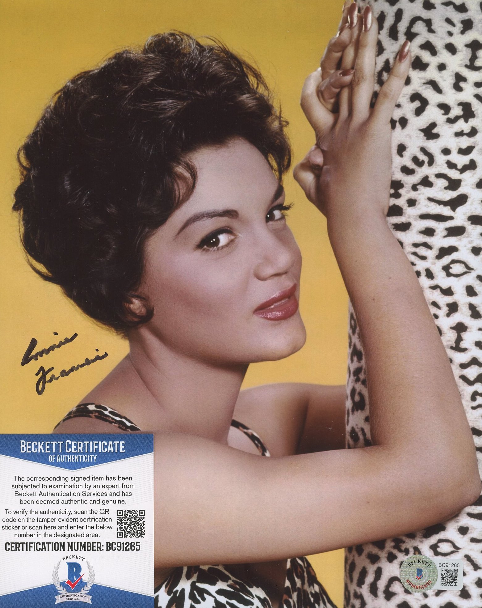 Connie Francis Signed 8x10 Photo (Beckett) at PristineAuction.com Connie Francis Signed 8x10 Photo (Beckett) at PristineAuction.com
