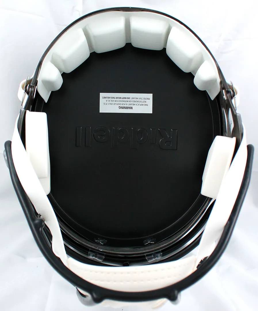 Michael Vick Signed Falcons Full-Size Speed Helmet (Beckett) at PristineAuction.com Michael Vick Signed Falcons Full-Size Speed Helmet (Beckett) at PristineAuction.com