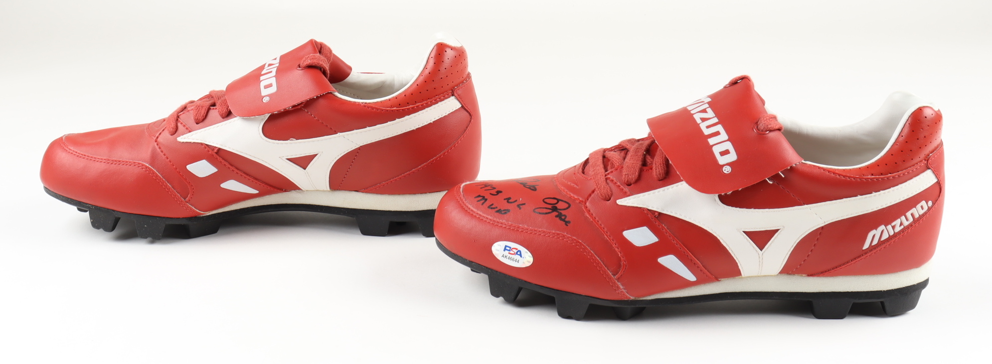 Pete Rose Signed Vintage Pair of Mizuno Baseball Shoes Inscribed "1973 NL MVP" (PSA) at PristineAuction.com Pete Rose Signed Vintage Pair of Mizuno Baseball Shoes Inscribed "1973 NL MVP" (PSA) at PristineAuction.com