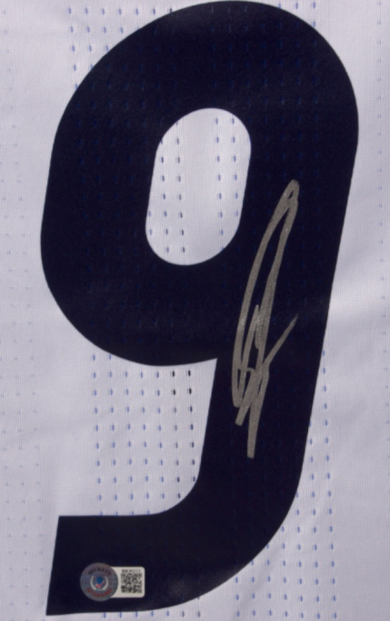 Karim Benzema Signed Real Madrid Jersey (Beckett) at PristineAuction.com Karim Benzema Signed Real Madrid Jersey (Beckett) at PristineAuction.com