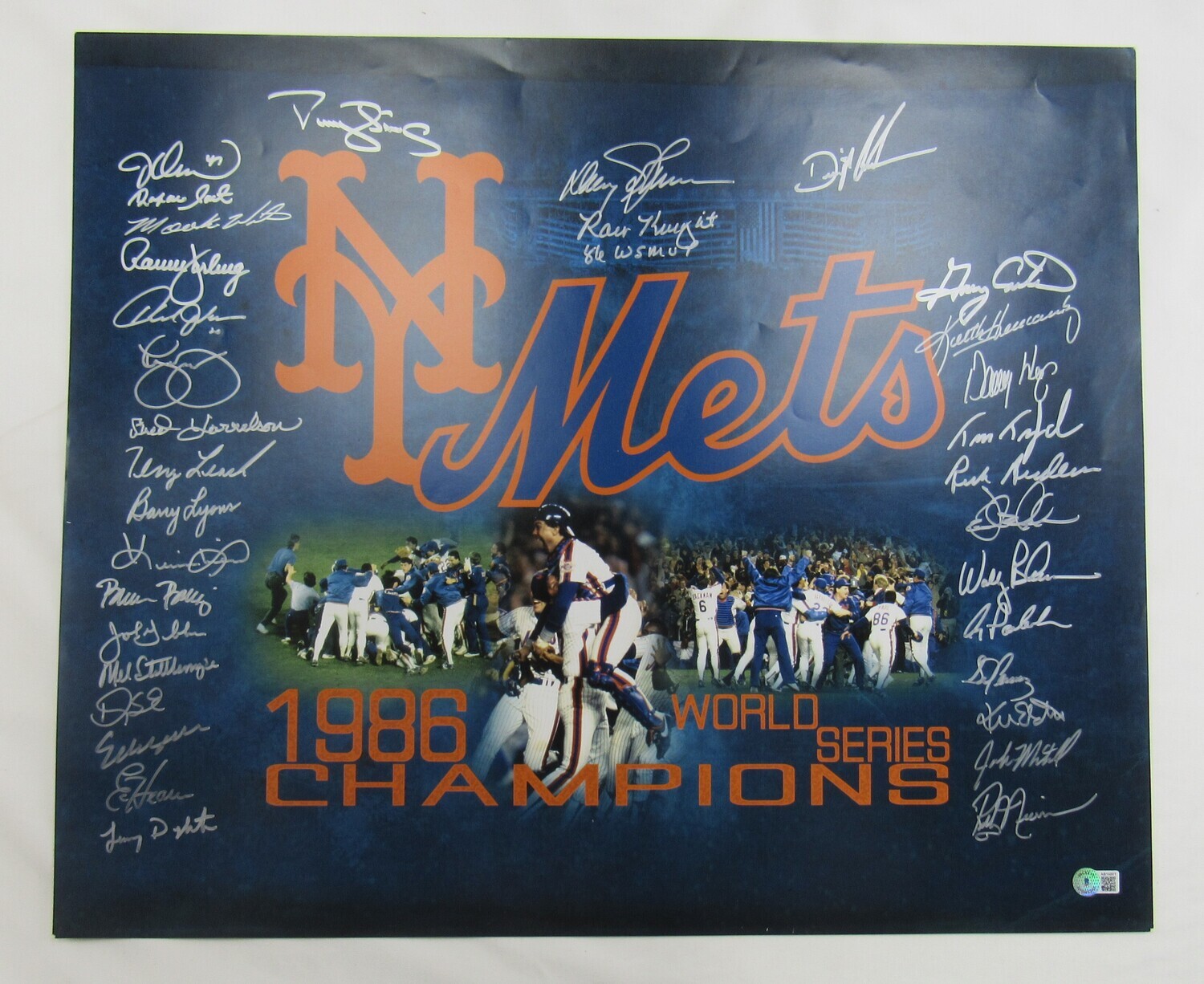 1986 Mets World Series Champions 20x24 Photo Team-Signed by (33) with Darryl Strawberry, Davey Johnson, Ray Knight, Dwight Gooden, Jesse Orosco (Beckett) at PristineAuction.com 1986 Mets World Series Champions 20x24 Photo Team-Signed by (33) with Darryl Strawberry, Davey Johnson, Ray Knight, Dwight Gooden, Jesse Orosco (Beckett) at PristineAuction.com