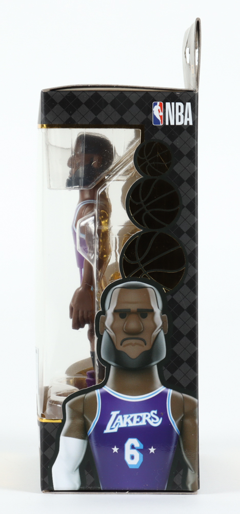 LeBron James Lakers Funko Gold Vinyl Figure at PristineAuction.com LeBron James Lakers Funko Gold Vinyl Figure at PristineAuction.com
