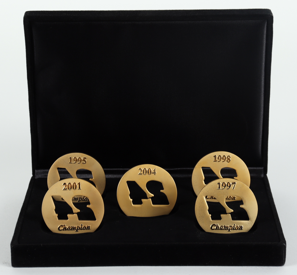 Jeff Gordon Commemorative Coin Set with Case at PristineAuction.com Jeff Gordon Commemorative Coin Set with Case at PristineAuction.com