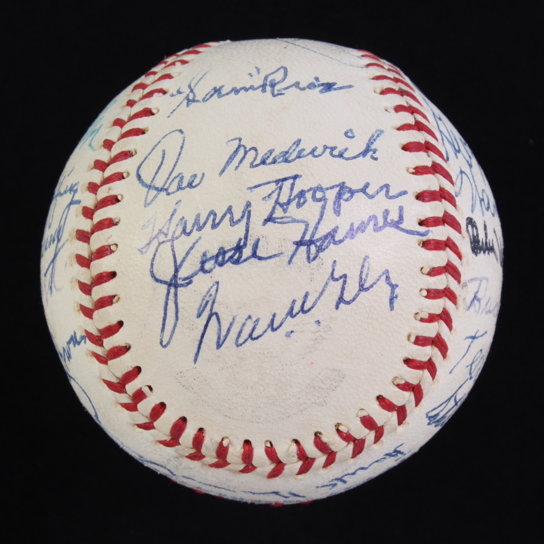 Hall Of Fame Members Baseball Signed By (25) With Joe DiMaggio, Willie Mays, Satchel Paige, Hank Greenberg , and Lefty Grove (PSA) at PristineAuction.com Hall Of Fame Members Baseball Signed By (25) With Joe DiMaggio, Willie Mays, Satchel Paige, Hank Greenberg , and Lefty Grove (PSA) at PristineAuction.com