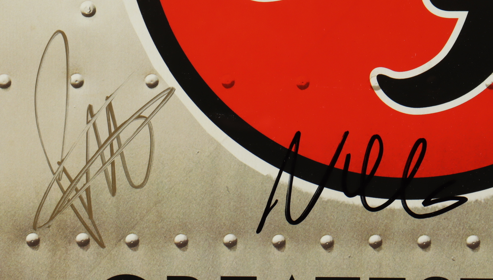 Foo Fighters 25.5x35.5 Custom Framed Record Display Signed By (4) with Dave Grohl, Taylor Hawkins, Nate Mendel & Pat Smear (JSA) at PristineAuction.com Foo Fighters 25.5x35.5 Custom Framed Record Display Signed By (4) with Dave Grohl, Taylor Hawkins, Nate Mendel & Pat Smear (JSA) at PristineAuction.com