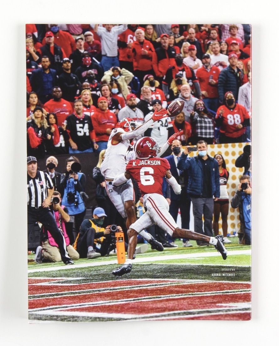 Stetson Bennett Signed 2021 Sports Illustrated Magazine (Beckett) at PristineAuction.com Stetson Bennett Signed 2021 Sports Illustrated Magazine (Beckett) at PristineAuction.com