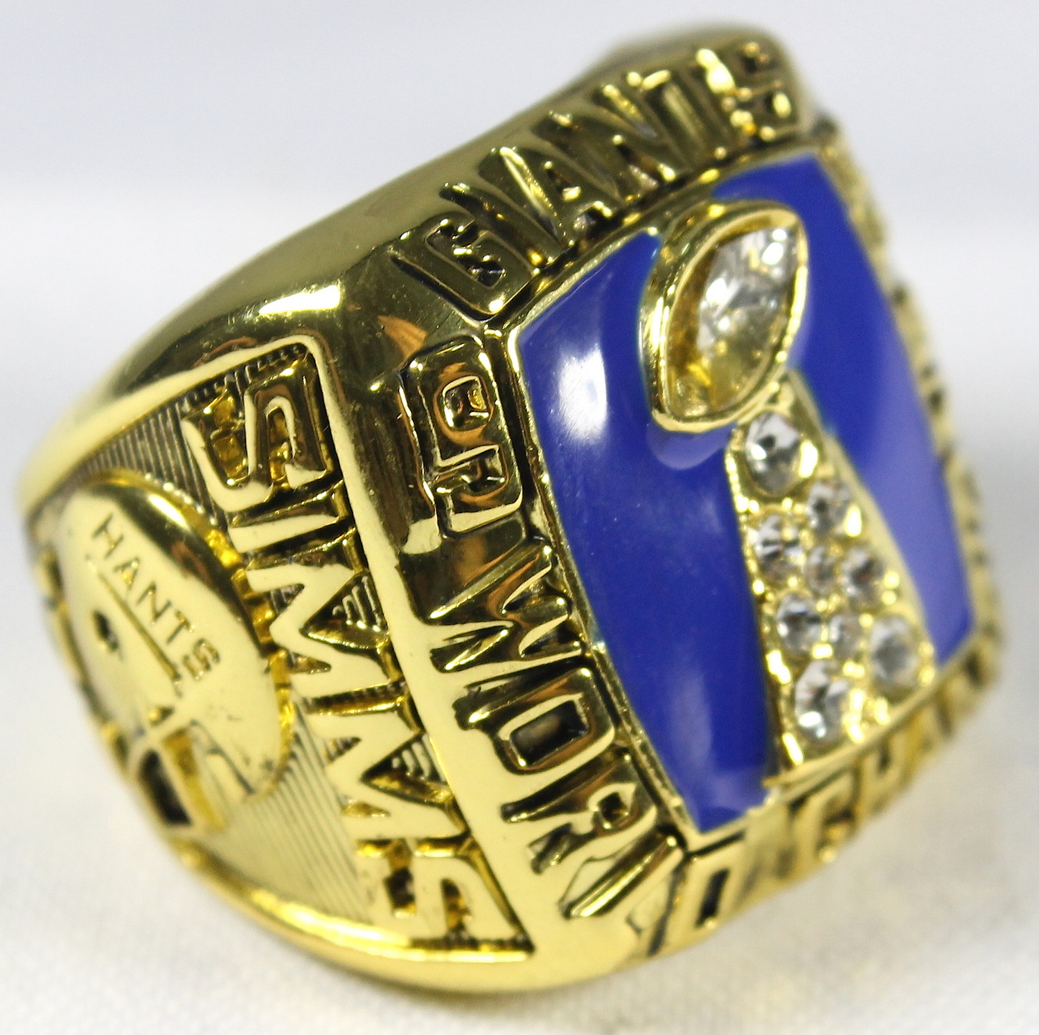 Phil Simms New York Giants High Quality Replica 1986 Super Bowl XXI Championship Ring at PristineAuction.com Phil Simms New York Giants High Quality Replica 1986 Super Bowl XXI Championship Ring at PristineAuction.com