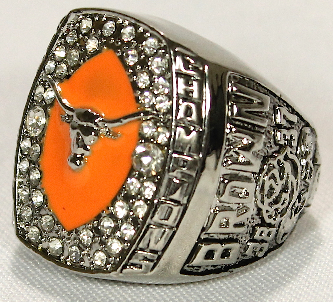Mack Brown Texas Longhorns High Quality Replica 2005 Football Rose Bowl National Championship Ring. at PristineAuction.com Mack Brown Texas Longhorns High Quality Replica 2005 Football Rose Bowl National Championship Ring. at PristineAuction.com