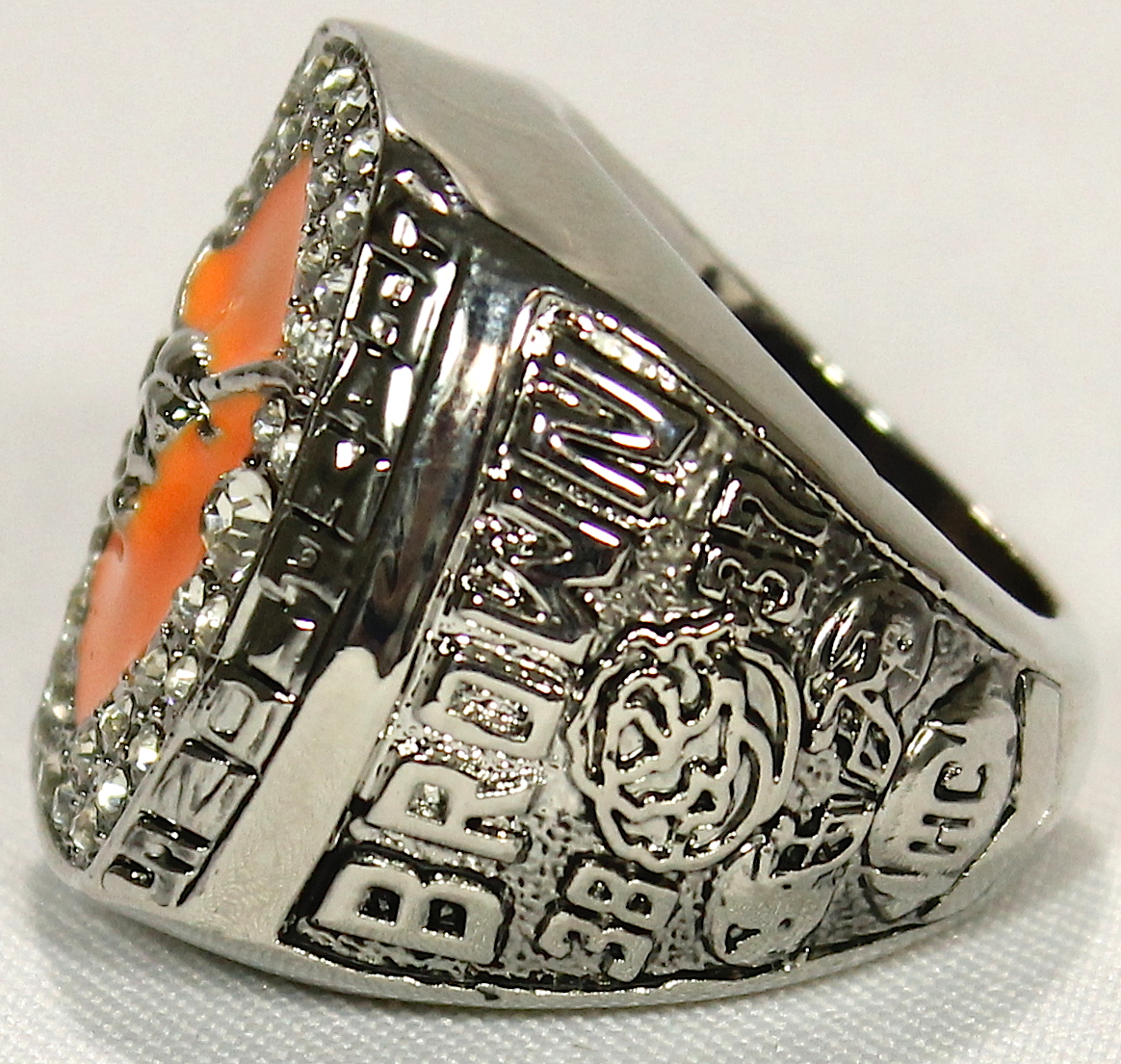 Mack Brown Texas Longhorns High Quality Replica 2005 Football Rose Bowl National Championship Ring. at PristineAuction.com Mack Brown Texas Longhorns High Quality Replica 2005 Football Rose Bowl National Championship Ring. at PristineAuction.com