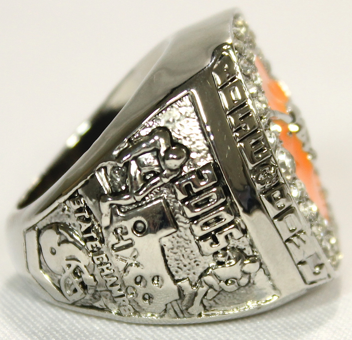 Mack Brown Texas Longhorns High Quality Replica 2005 Football Rose Bowl National Championship Ring. at PristineAuction.com Mack Brown Texas Longhorns High Quality Replica 2005 Football Rose Bowl National Championship Ring. at PristineAuction.com