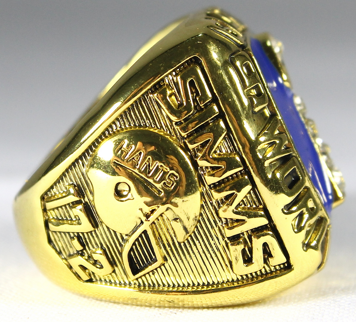 Phil Simms New York Giants High Quality Replica 1986 Super Bowl XXI Championship Ring at PristineAuction.com Phil Simms New York Giants High Quality Replica 1986 Super Bowl XXI Championship Ring at PristineAuction.com