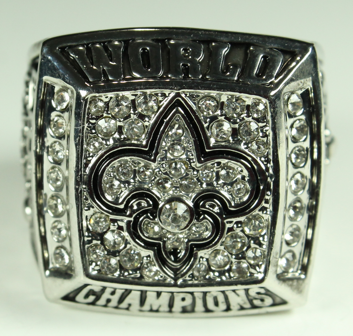 Drew Brees New Orleans Saints High Quality Replica 2010 Super Bowl XLIV Champions Ring at PristineAuction.com Drew Brees New Orleans Saints High Quality Replica 2010 Super Bowl XLIV Champions Ring at PristineAuction.com