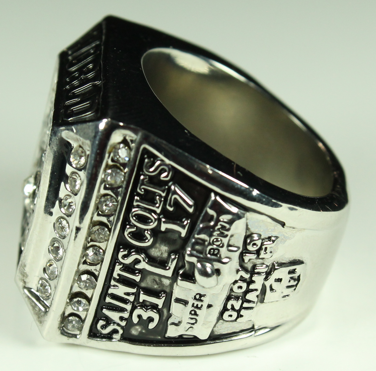 Drew Brees New Orleans Saints High Quality Replica 2010 Super Bowl XLIV Champions Ring at PristineAuction.com Drew Brees New Orleans Saints High Quality Replica 2010 Super Bowl XLIV Champions Ring at PristineAuction.com