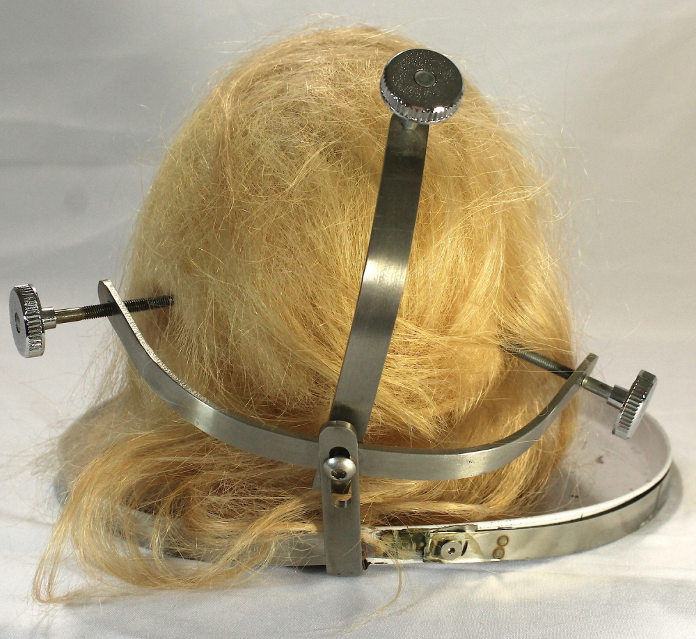 "Nip/Tuck" TV Show Prop Female Head by Tom & Bari Burman (PA LOA