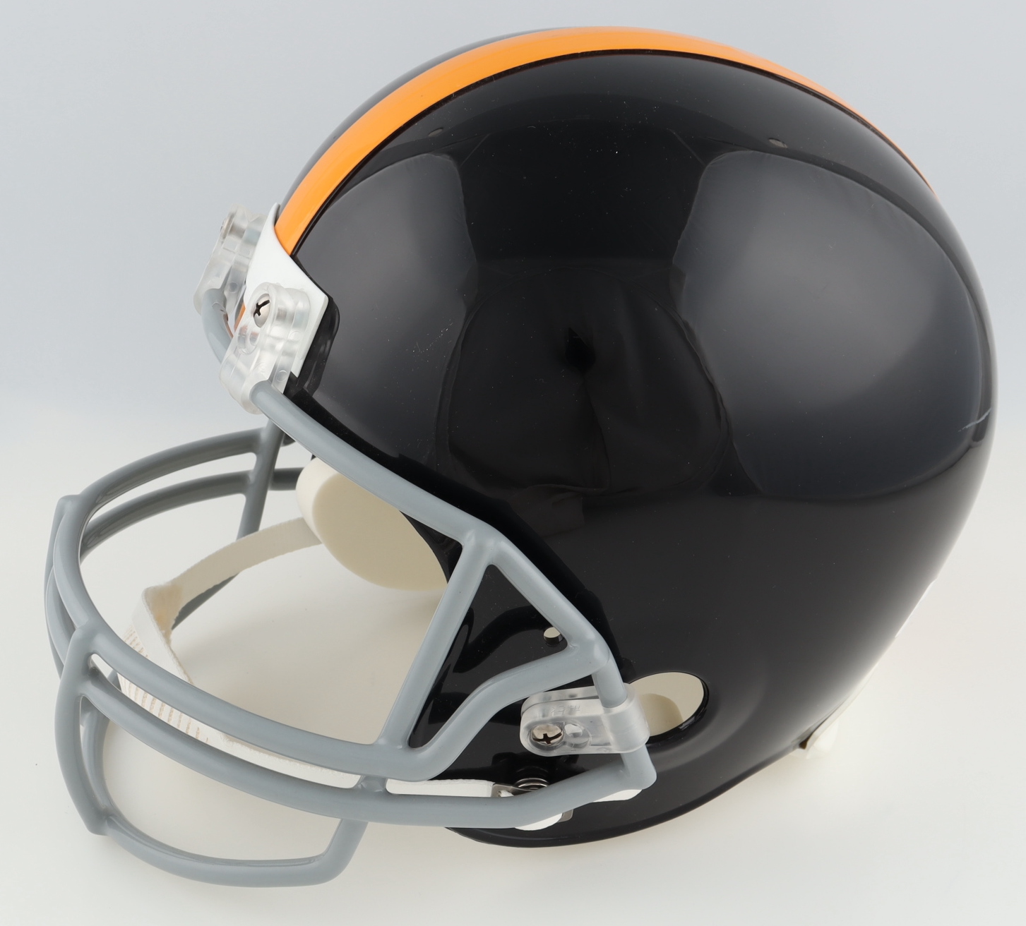 Hines Ward Signed Steelers Full-Size Helmet (Beckett Hologram) at PristineAuction.com Hines Ward Signed Steelers Full-Size Helmet (Beckett Hologram) at PristineAuction.com