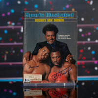 Muhammad Ali & Joe Frazier Signed 1975 Sports Illustrated Magazine (Beckett) at PristineAuction.com