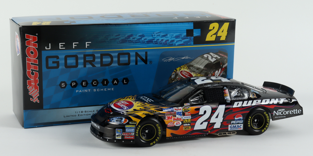 Miniature 1:24 Action – Jeff Gordon #24 Dupont Monte Carlo 2003 – Or 24 Carats (Occasion)