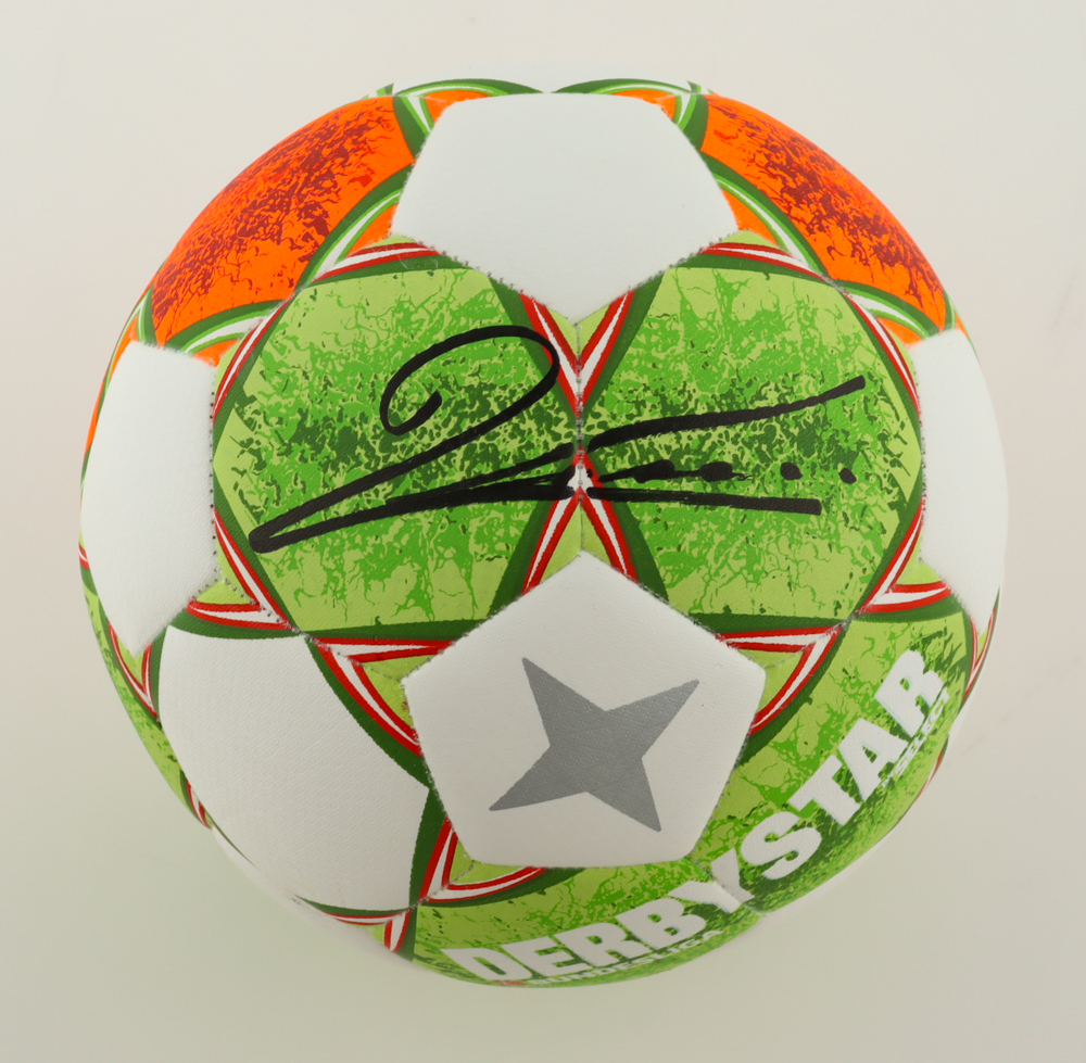 Robert Lewandowski Signed Derbystar Bundesliga Soccer Ball (Beckett) at PristineAuction.com Robert Lewandowski Signed Derbystar Bundesliga Soccer Ball (Beckett) at PristineAuction.com