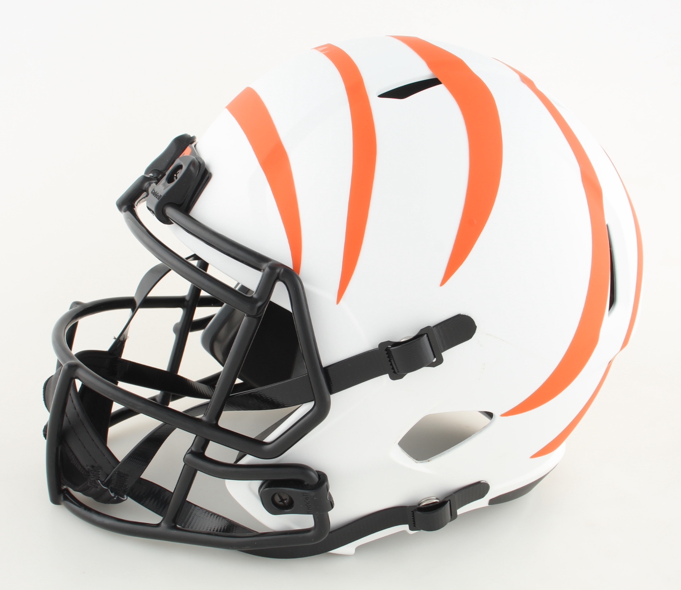 Jamarr Chase Signed Bengals Full-Size Lunar Eclipse Alternate Helmet Inscribed “Uno” (Palm Beach & Chase) at PristineAuction.com Jamarr Chase Signed Bengals Full-Size Lunar Eclipse Alternate Helmet Inscribed “Uno” (Palm Beach & Chase) at PristineAuction.com