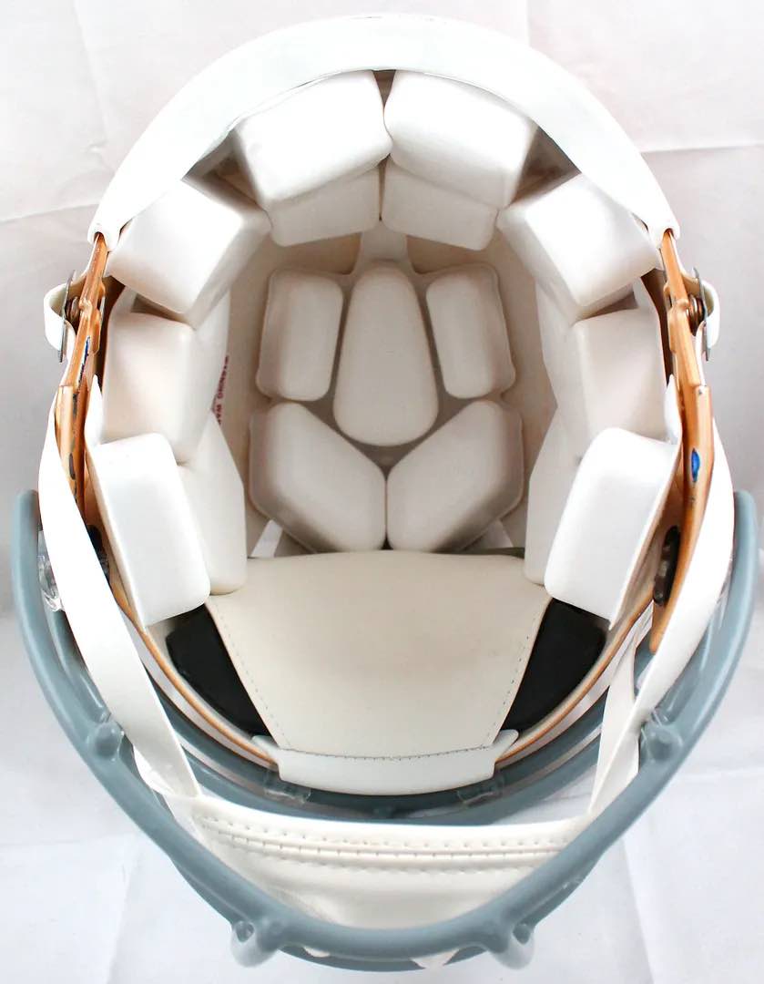 Frank Gore Signed 49ers Full-Size Authentic On-Field Speed Helmet (Beckett) at PristineAuction.com Frank Gore Signed 49ers Full-Size Authentic On-Field Speed Helmet (Beckett) at PristineAuction.com