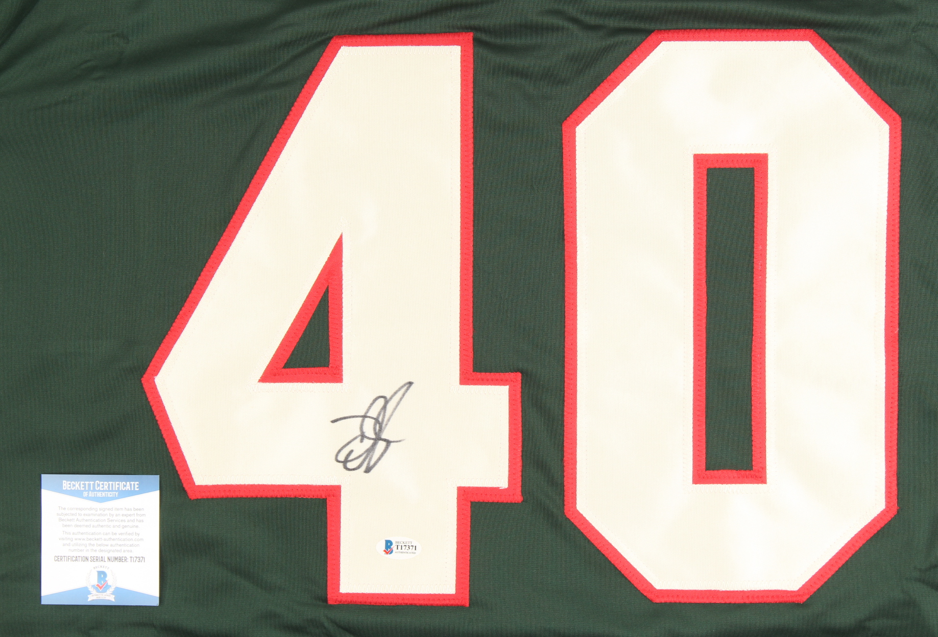 Devan Dubnyk Signed Jersey (Beckett) at PristineAuction.com Devan Dubnyk Signed Jersey (Beckett) at PristineAuction.com