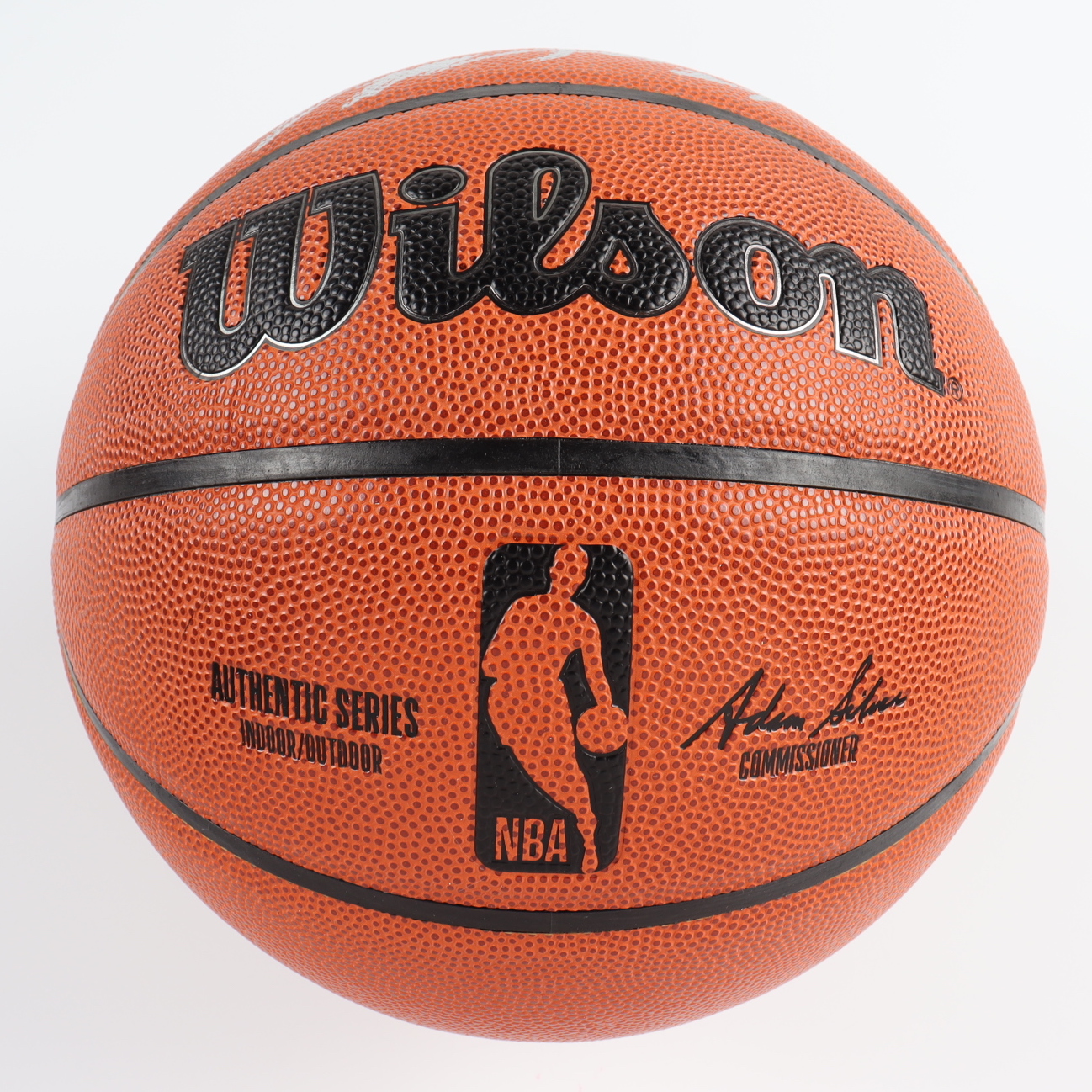 Dominique Wilkins Signed NBA Basketball (Schwartz) at PristineAuction.com Dominique Wilkins Signed NBA Basketball (Schwartz) at PristineAuction.com