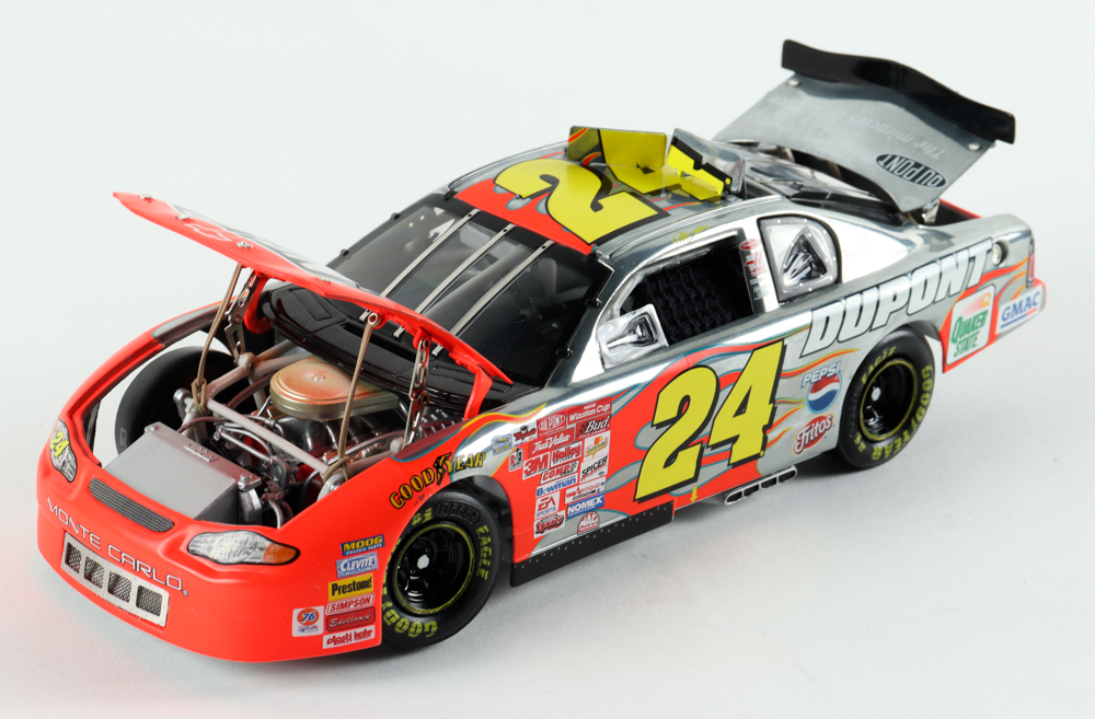 Miniature Revell 1/43 – Nascar Chevrolet Monte Carlo – Jeff Gordon #24 – Dupont