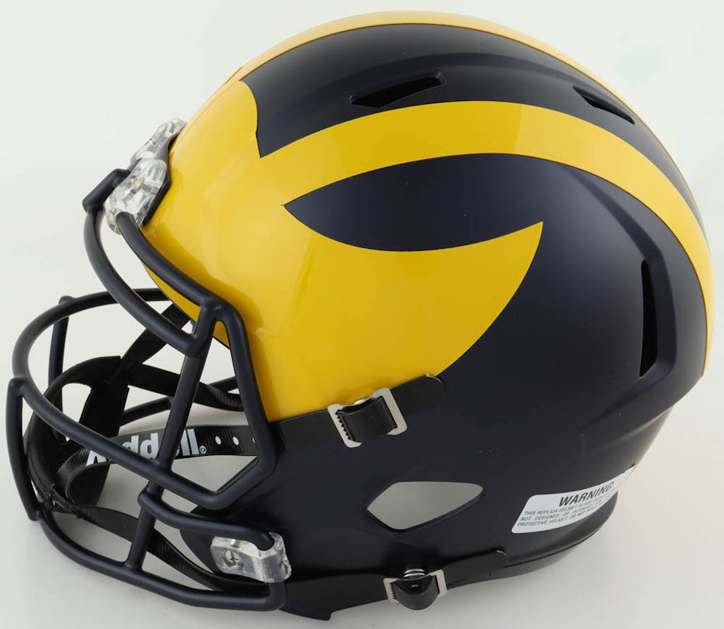 Aidan Hutchinson Signed Michigan Wolverines Full-Size Speed Helmet (Beckett) at PristineAuction.com Aidan Hutchinson Signed Michigan Wolverines Full-Size Speed Helmet (Beckett) at PristineAuction.com