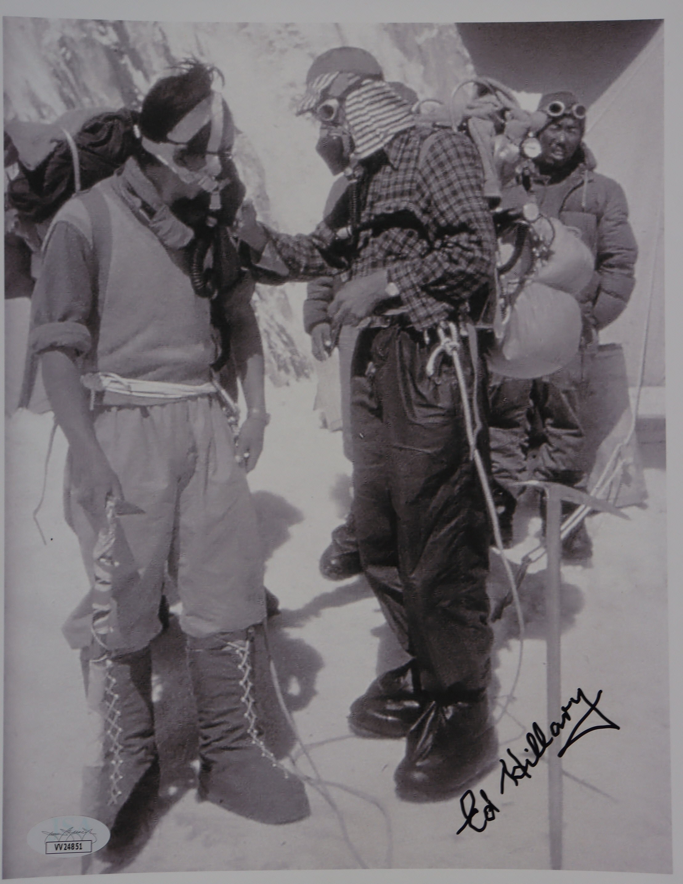Sir Edmund Hillary Signed 8.5x11 Photo (JSA) at PristineAuction.com Sir Edmund Hillary Signed 8.5x11 Photo (JSA) at PristineAuction.com